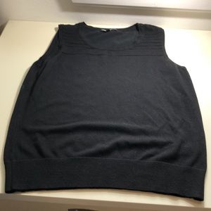 Knit black sleeveless top - L cable & gauge